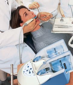 Лечение пародонтоза  в стоматологической клиники Генри Кларка